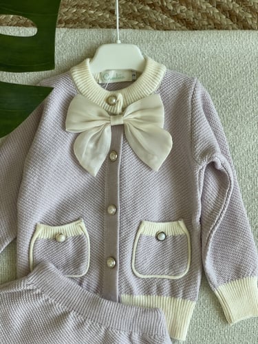 طقم لطيف باللون الموف