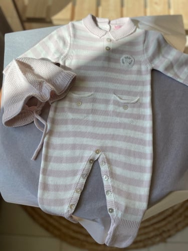طقم تريكو مواليد بناتي ( 2 قطعة )