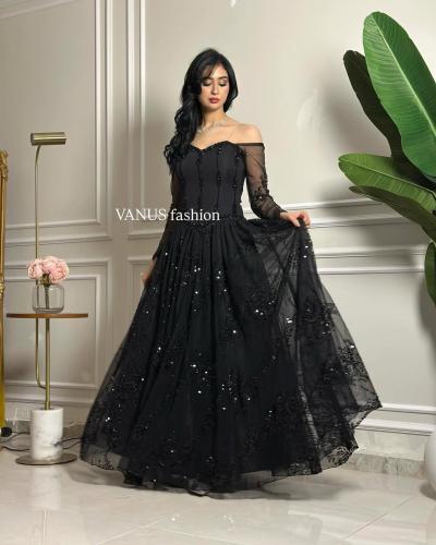 6923 -فستان السهرة الأسود المطرّز بطبقات التول
