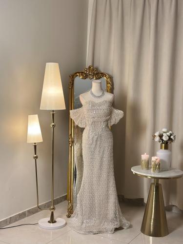 6481 - فستان لؤلؤي بلمعة ساحرة