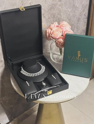 طقم اكسسوار مرصع باللولو A1561