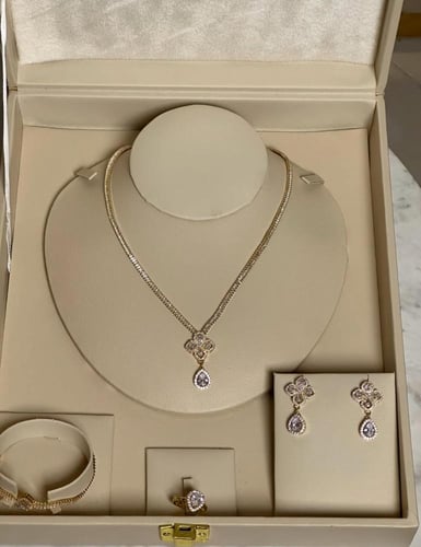 طقم اكسسوار A1318