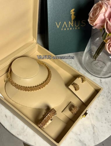 طقم اكسسوار ذهبي A1334