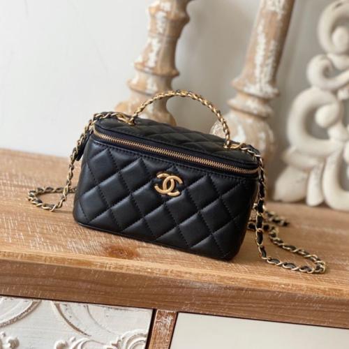 CHANEL CROSSBODY GOLD