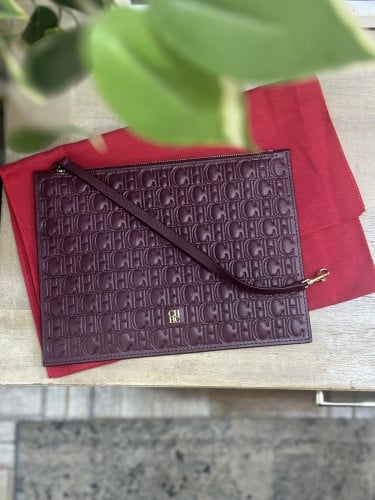 CH Pouch