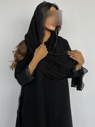 عباية كريب مع دانتيل