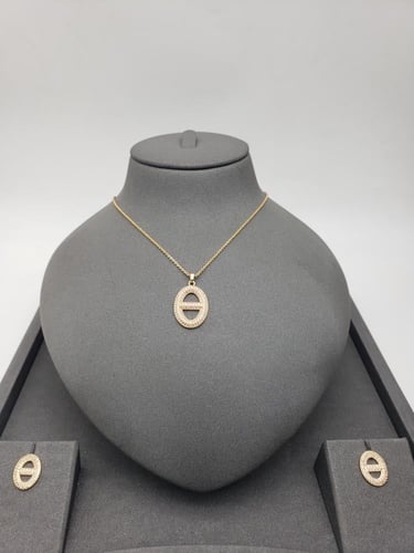 طقم سلسال وحلق بتصميم عصري