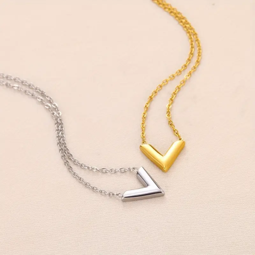 سلسال انيق بتصميم عالمي 1+1 مجاناً