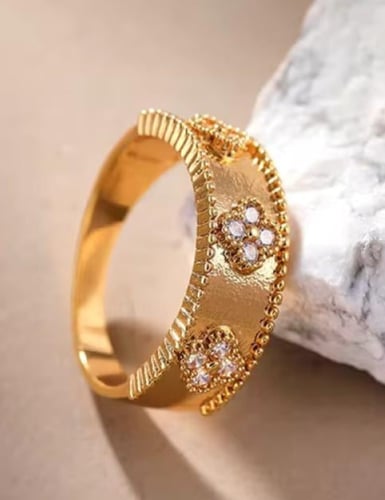 بكج 3 اساور مع خاتم هديه من اختيارك