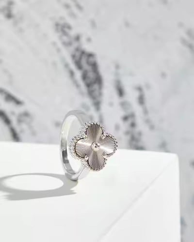 خاتم فان كليف -ذهبي وفضي - مستوحى