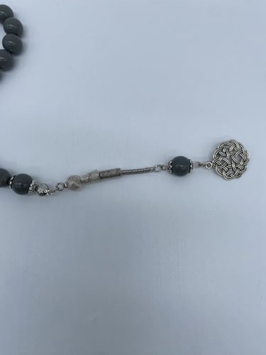 سبحة بكلايت بلون رمادي