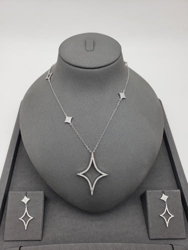 طقم سلسال وحلق زركون تصميم عصري