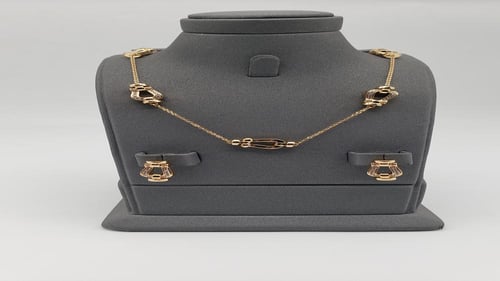 طقم سلسال وحلق بتصميم عصري ذهبي وفضي