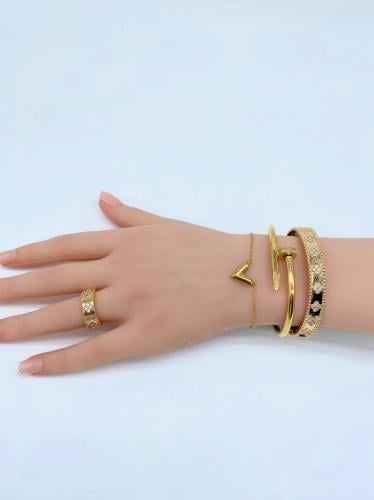 بكج 3 اساور مع خاتم هديه من اختيارك