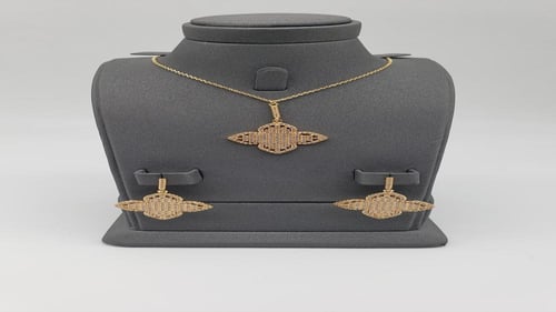 طقم سلسال وحلق بتصميم عصري ذهبي وفضي