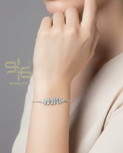 سوارة بتصميم عصري ذهبي وفضي