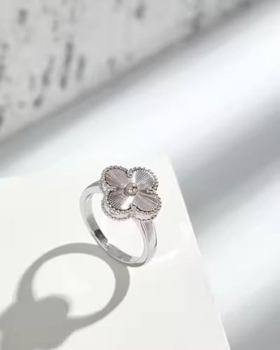 بكج 3 اساور مع خاتم هديه من اختيارك