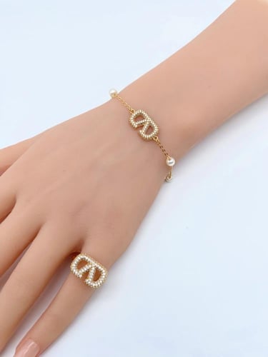 طقم فالنتينو 4 قطع فضي وذهبي - مستوحى