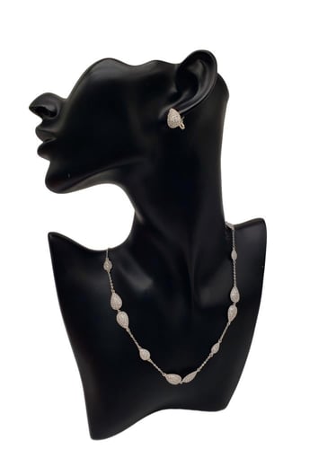 طقم بوشرون - مستوحى