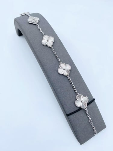 طقم فان كليف 4 قطع فضي - مستوحى