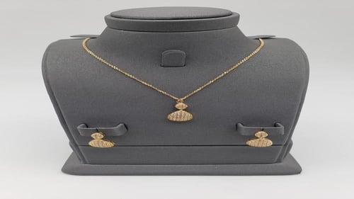 طقم سلسال وحلق بتصميم عصري ذهبي وفضي