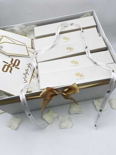 بوكس توزيعه 5 اساور بتصميم عصري ذهبي وفضي