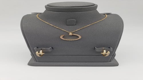 طقم سلسال وحلق بتصميم عصري ذهبي وفضي