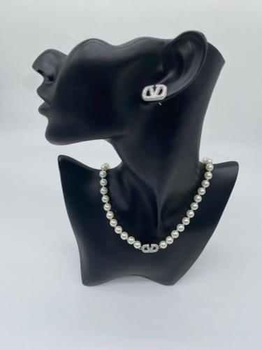 طقم فاالنتينو بالؤلؤ - مستوحى