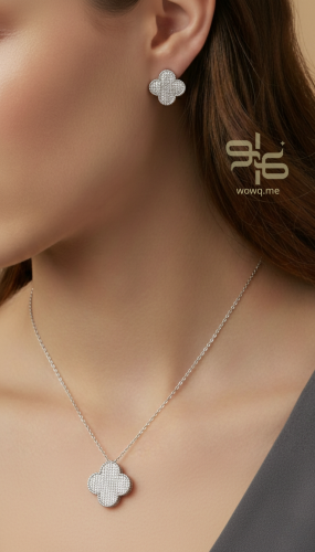 طقم سلسال وحلق بتصميم عصري فضي