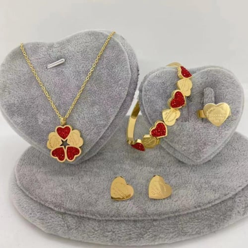 طقم فاخر 4 قطع - ذهبي