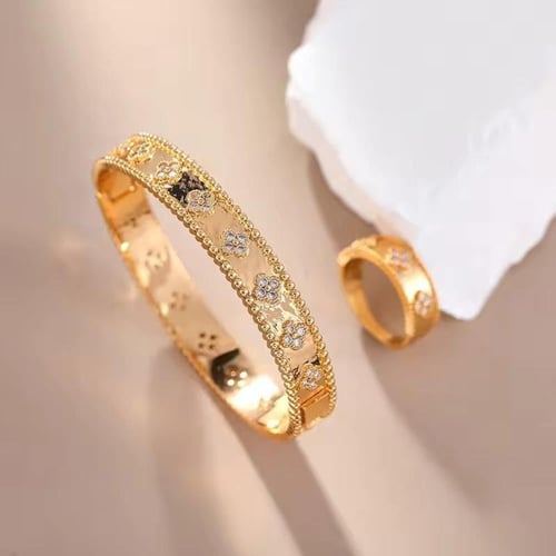 بكج 3 اساور مع خاتم هديه من اختيارك