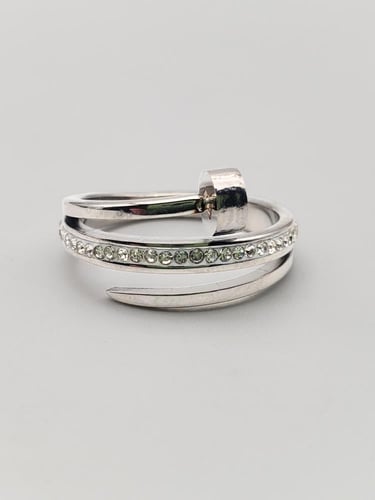 خاتم مسمار مرصع بالزركون