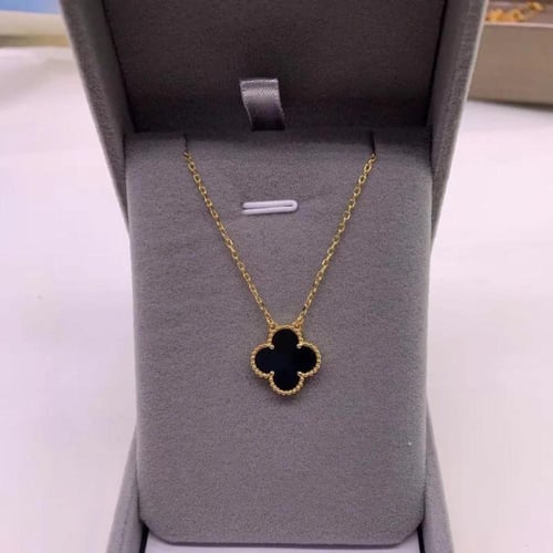 طقم فان كليف سلسال وحلق اسود - مستوحى