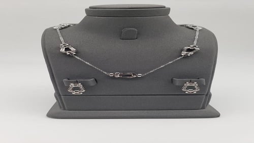 طقم سلسال وحلق بتصميم عصري ذهبي وفضي