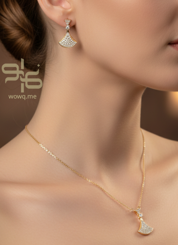 طقم سلسال وحلق بتصميم عصري ذهبي وفضي