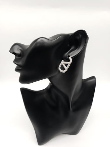 طقم فالنتينو سلسال وحلق حجم كبير ذهبي وفضي - مستوح...