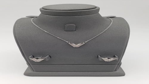 طقم سلسال وحلق بتصميم عصري ذهبي وفضي