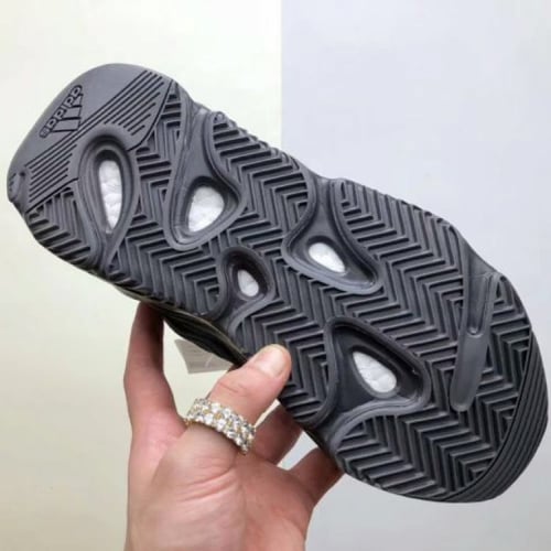 Adidas Yeezy Boost 700 Vanta