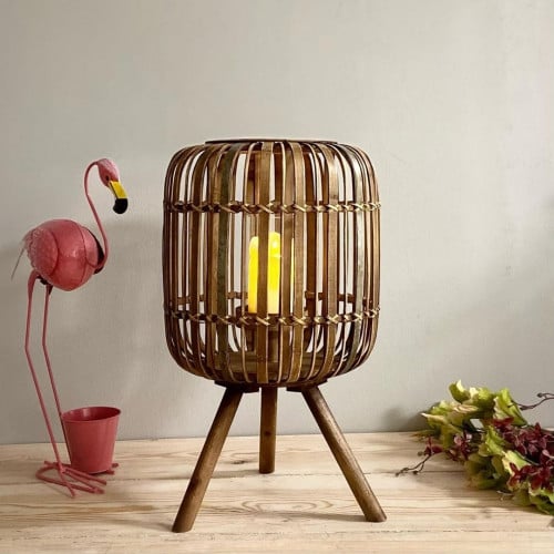 فانوس خشبي بكاس للشمع بارجل خشبية