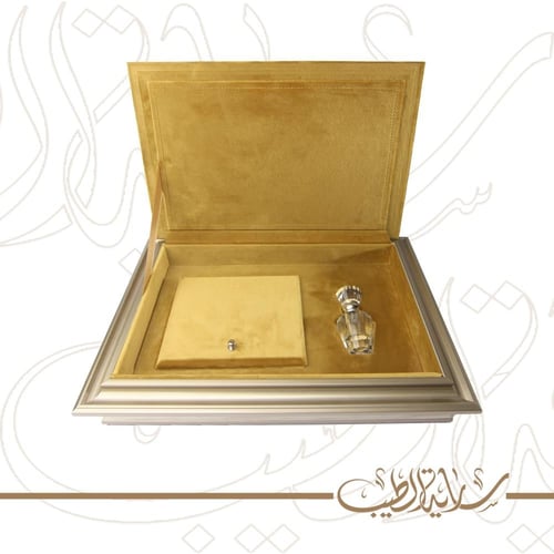صندوق إهداء فاخر ربع تولة + مكان ١٠٠ جرام ( فارغ )