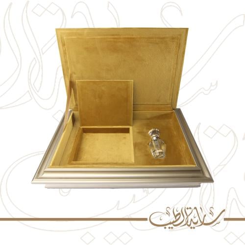صندوق إهداء فاخر ربع تولة + مكان ١٠٠ جرام ( فارغ )