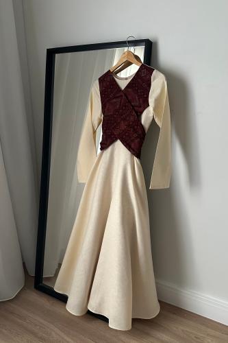 فستان نسائي