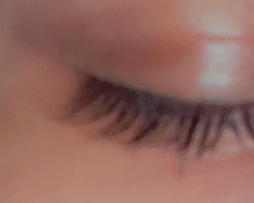 مسكرة نواتي لتكتيف و تطويل الرموش