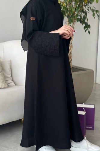 عباية كتان نص كلوش أسود