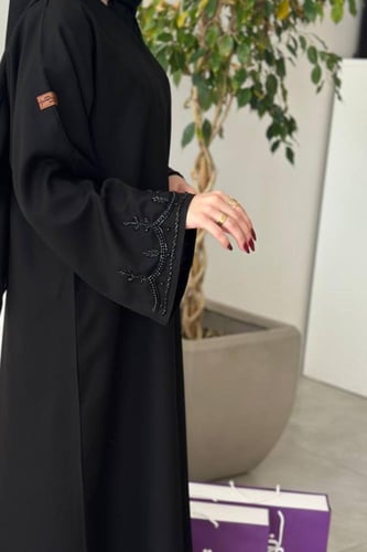 عباية شك أسود