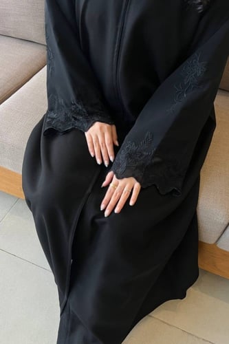 عباية غرام أسود