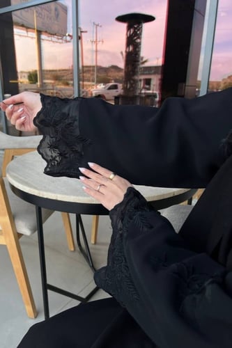 عباية غرام أسود