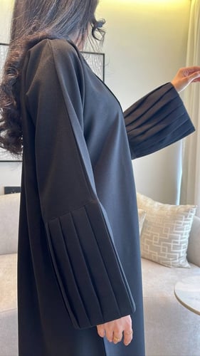 عباية كتان باكمام كسرات