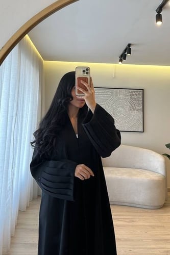 عباية كتان باكمام كسرات