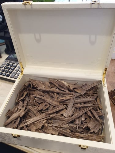 اوقية عود طبيعي هندي كسر مباخر الدرجه سوبر